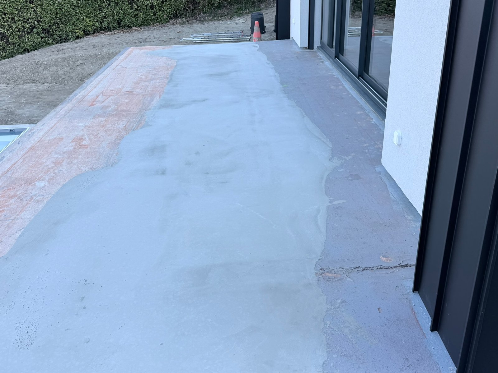 Terrasse béton brut avant pose carrelage Kocak Chambéry Savoie